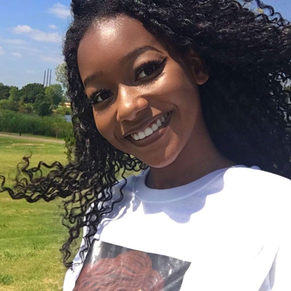 Meet your Posher, Ebony
